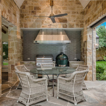 Custom Outdoor Kitchens
