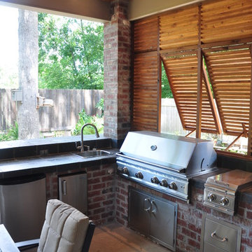 Custom Outdoor Kitchens and Patios