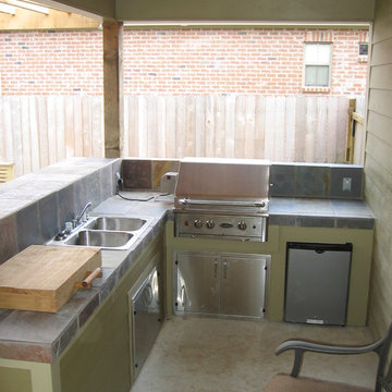 Custom Outdoor Kitchens and Patios