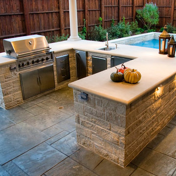 Dal-Rich Outdoor Kitchen and Grilling spaces