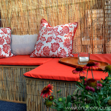 Decorating a small apartment balcony
