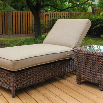 Del Ray Chaise Lounge and End Table