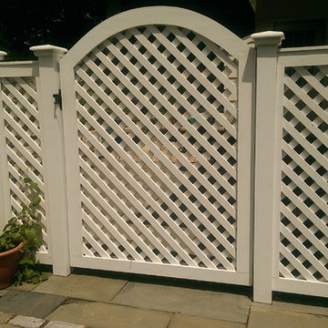 Diagonal Lattice Fence & Arched Gate
