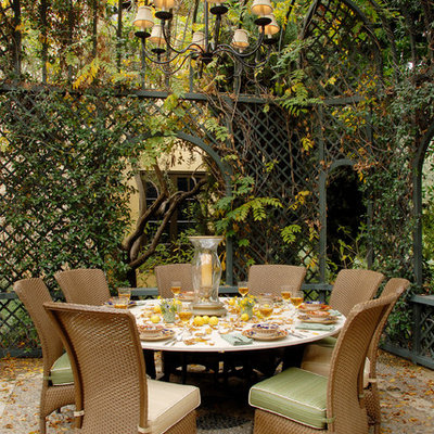 Elegant patio vertical garden photo in Los Angeles with a gazebo