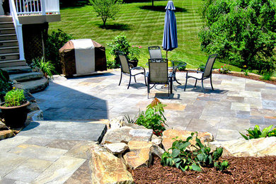 Inspiration for a timeless patio remodel in Philadelphia