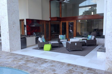 Inspiration for a modern patio remodel in Orlando