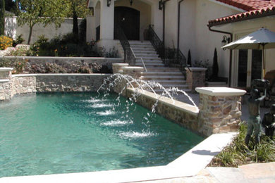 Example of a tuscan patio design in Orange County