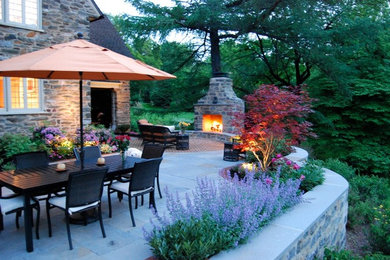 Inspiration for a timeless patio remodel in Philadelphia