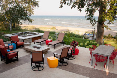 Design ideas for a coastal patio in Milwaukee.