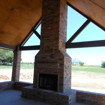 Exterior fireplace, vaulted ceiling
