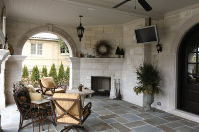 Inspiration for a contemporary patio remodel in Chicago