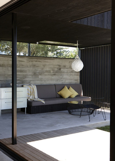 Contemporary Patio by Andrew Meiring Architects