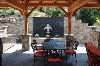 Example of a classic patio design in Philadelphia