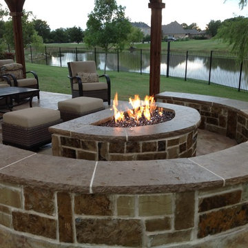 Fire Pit w/Stone Seating Surround
