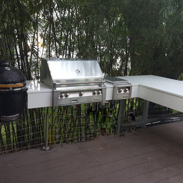 Floating White Glass Countertop for Outdoor Kitchen In Tampa, FL