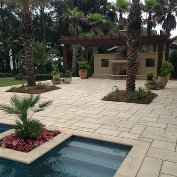 Fort Walton Beach pool surrounded by beautiful pavers