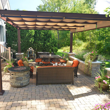 Free-standing Bungalow bronze aluminum structure with canopies