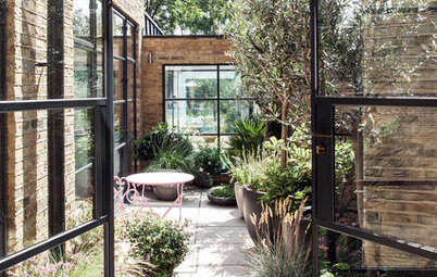 10 Ideas for Creating an Inviting Courtyard