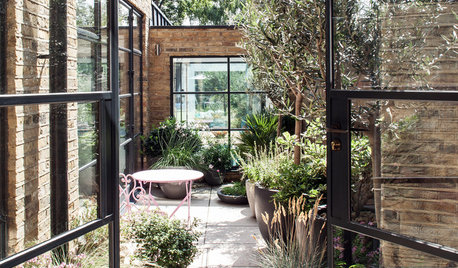 10 Ideas for Creating an Inviting Courtyard