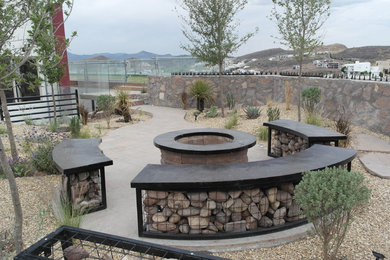 Imagen de patio actual con adoquines de piedra natural