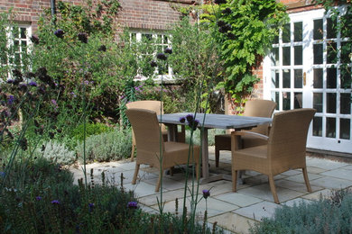Inspiration for a traditional patio in Buckinghamshire.