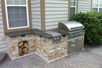 Gas Grills & Outdoor Kitchens