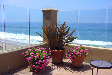 Example of a beach style patio design in Los Angeles