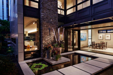 Inspiration for a contemporary patio remodel in Chicago