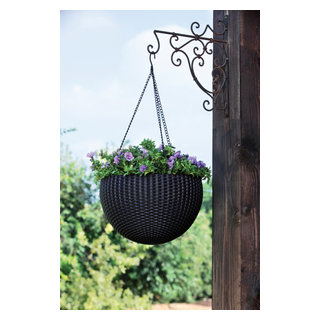 Hanging Planter Set of 2 Resin Rattan Planters by Keter Brown