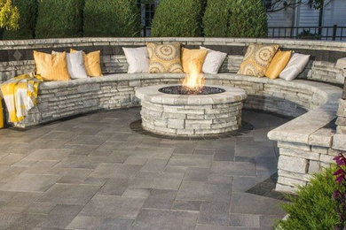 Example of a trendy patio design in Chicago
