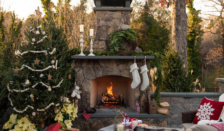 Show Us Your Outdoor Holiday Decorations!