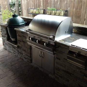 Houston Covered Patio With Built-in Big Green Egg