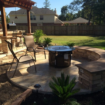 Houston Firepit, Two-Tier Pergola & Outdoor Kitchen With Pizza Oven