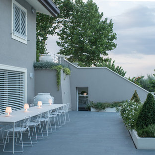 Foto di un patio o portico contemporaneo con nessuna copertura