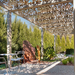 https://www.houzz.com/photos/iron-shade-arbor-contemporary-patio-houston-phvw-vp~2637876