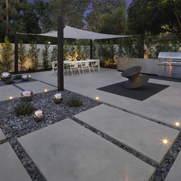 Irvine - Modern Concrete Bench with Fireplace