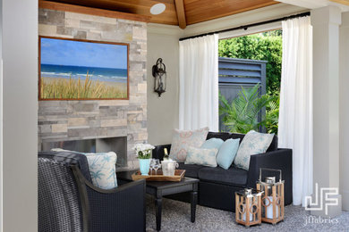 Inspiration for a transitional patio remodel in Calgary