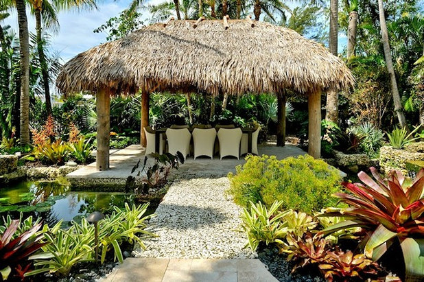 Tropical Patio by Craig Reynolds Landscape Architecture