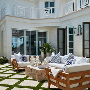 Idee per un patio o portico stile marino con nessuna copertura