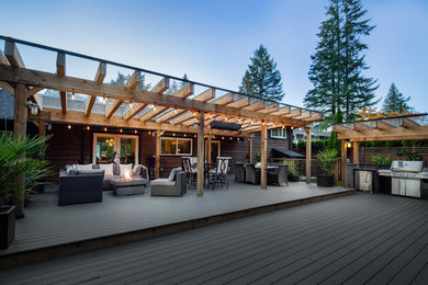 Transitional patio photo in Vancouver