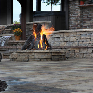 Example of a classic patio design in Omaha