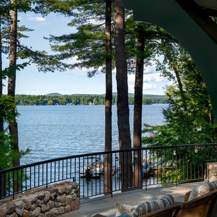Ispirazione per un patio o portico stile americano