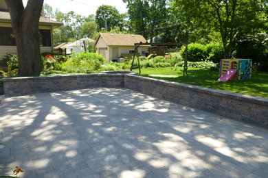 Inspiration for a patio remodel in Chicago