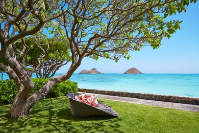 Eclectic patio photo in Hawaii