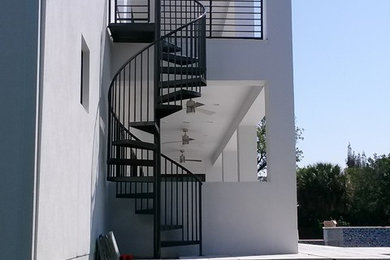 Patio - modern patio idea in Tampa