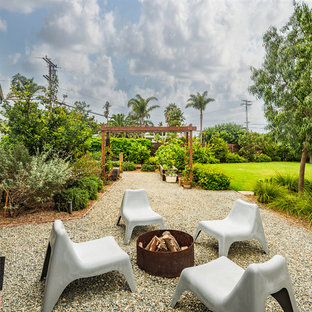 75 Beautiful Mid Century Modern Outdoor Design With A Fire Pit Houzz Pictures Ideas July 2021 Houzz