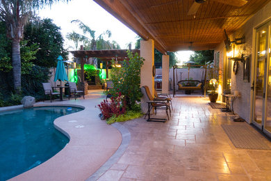 Contemporary patio in Phoenix.