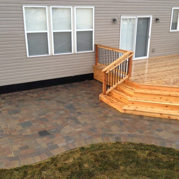 Macomb Twp. MI Cedar deck & Oaks brick paver patio
