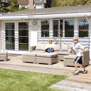 Idee per un patio o portico contemporaneo con pedane