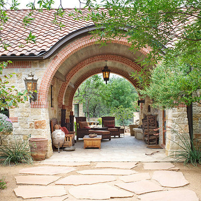 Tuscan patio photo in Dallas